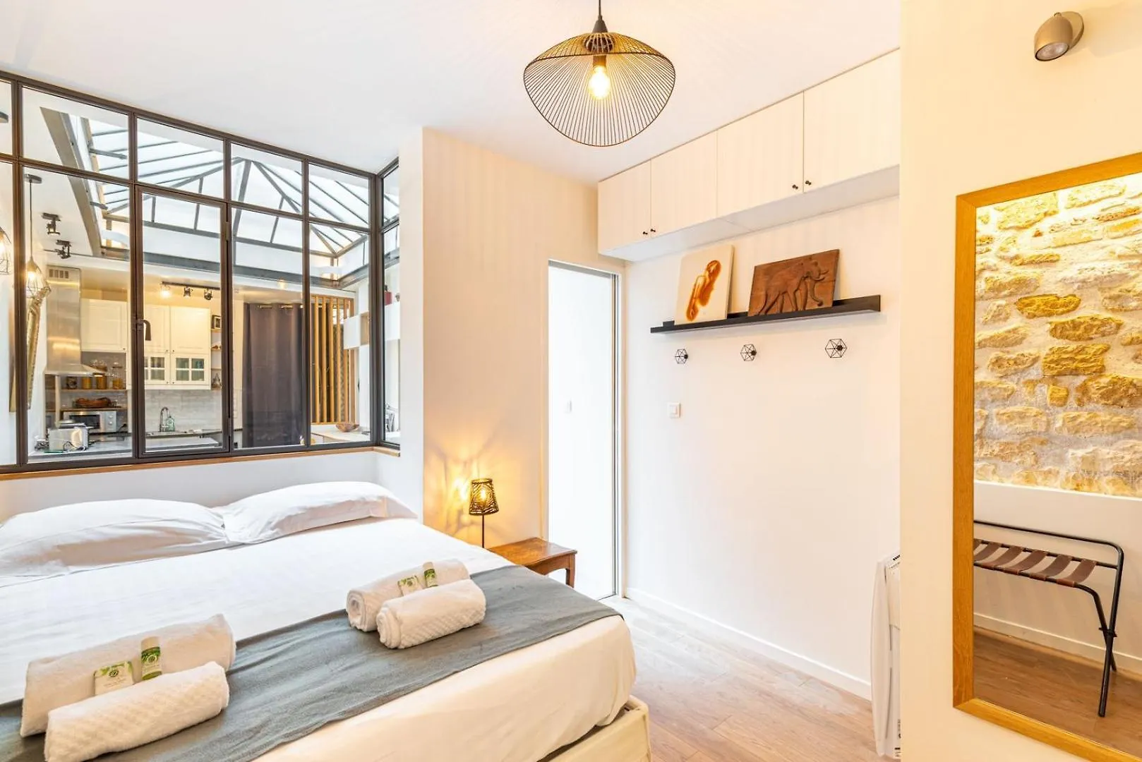 Guestready - Atelier Renove Sous Verriere A Paris 0*,